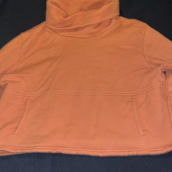 Free People Crop  Loose Fit Turtleneck  Size XS - Picture 2 of 9